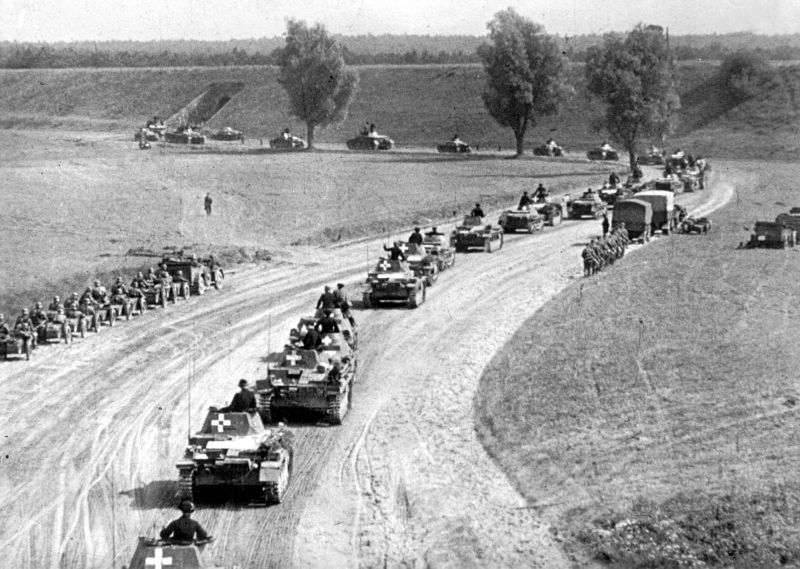 Немецкая танковая часть входит в Польшу