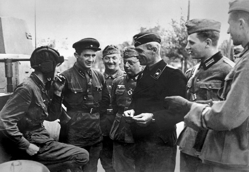 Общение советских и немецких военных в Брест-Литовске [1]