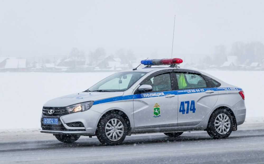 полицейская машина России Лада Веста